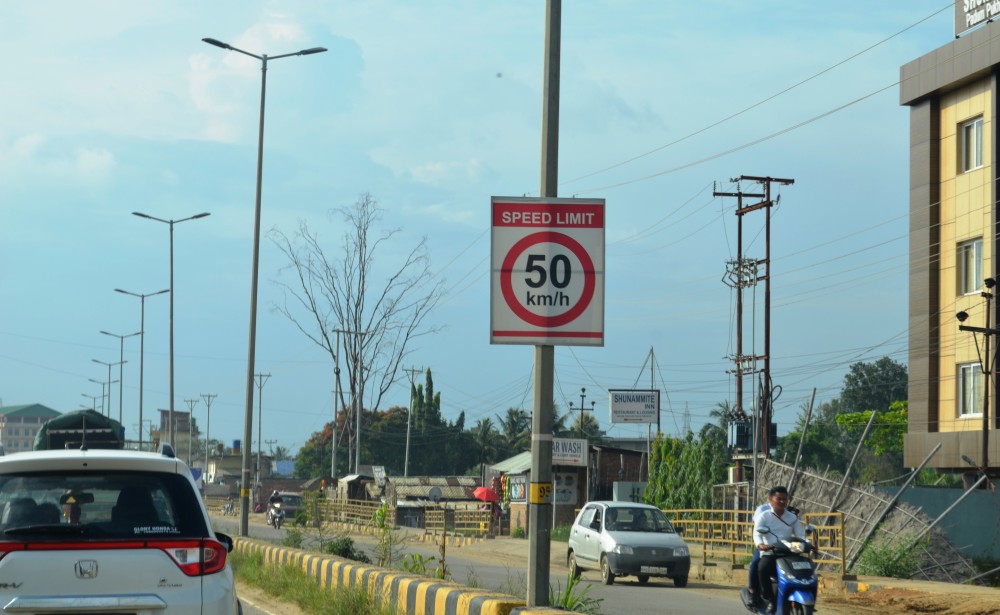 A speed limit sign put up by Dimapur Police along the National Highway 29 Purana Bazaar-Chümoukedima stretch. (Morung File Photo)